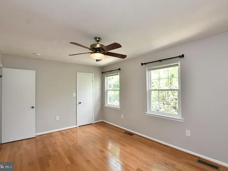 7733 Trevino Ln — Photo 9