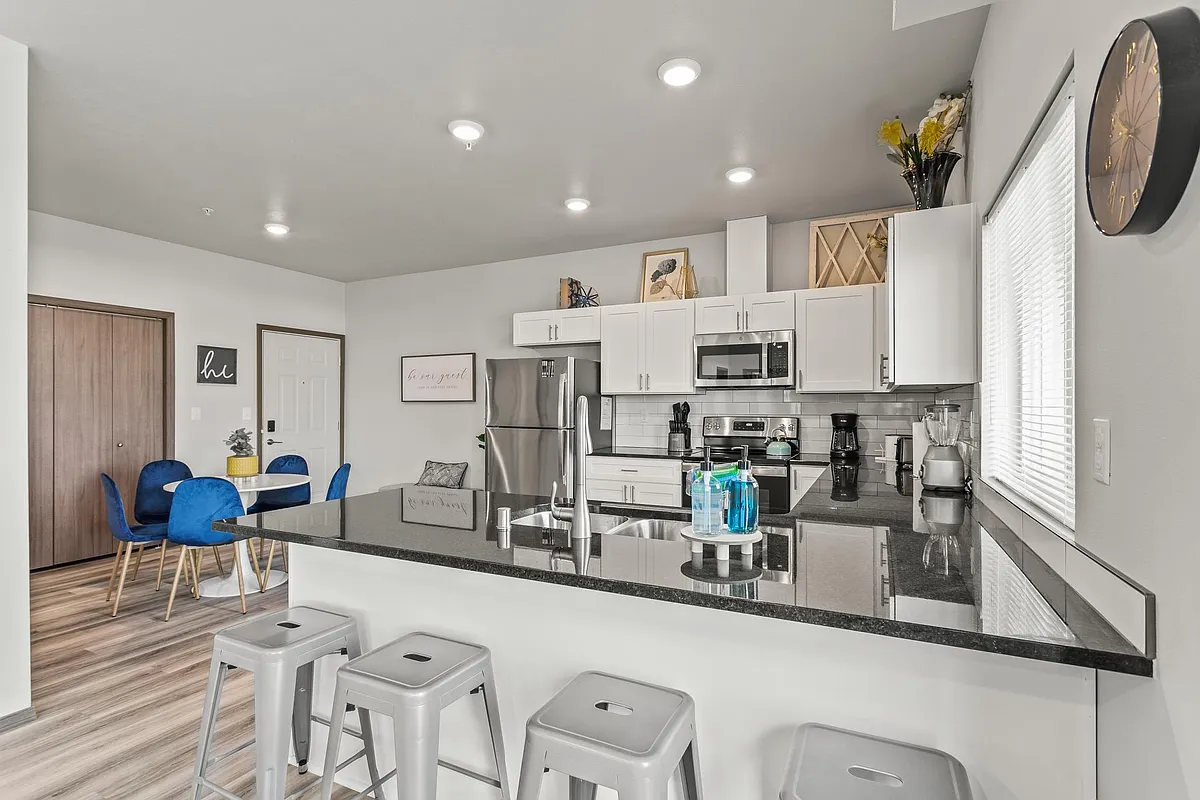 Building Photo - 509 S Scott St #303