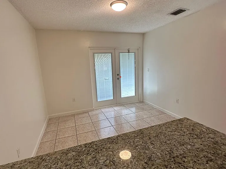 2550 NE 192nd St — Photo 6