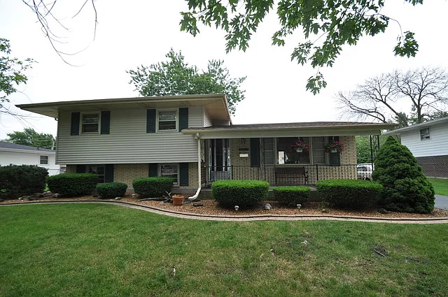 3041 191st St photo 1