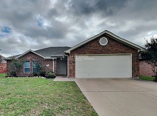908 Chestnut Ave, Burleson, TX 76028