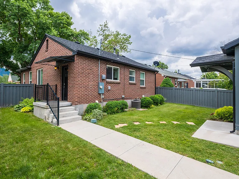 2880 S 1400 E — Photo 18