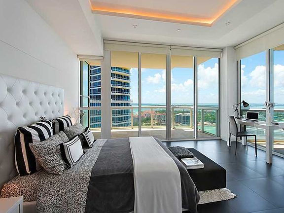 5th image of 50 Pointe Dr #3103
