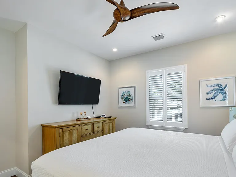 Queen bed