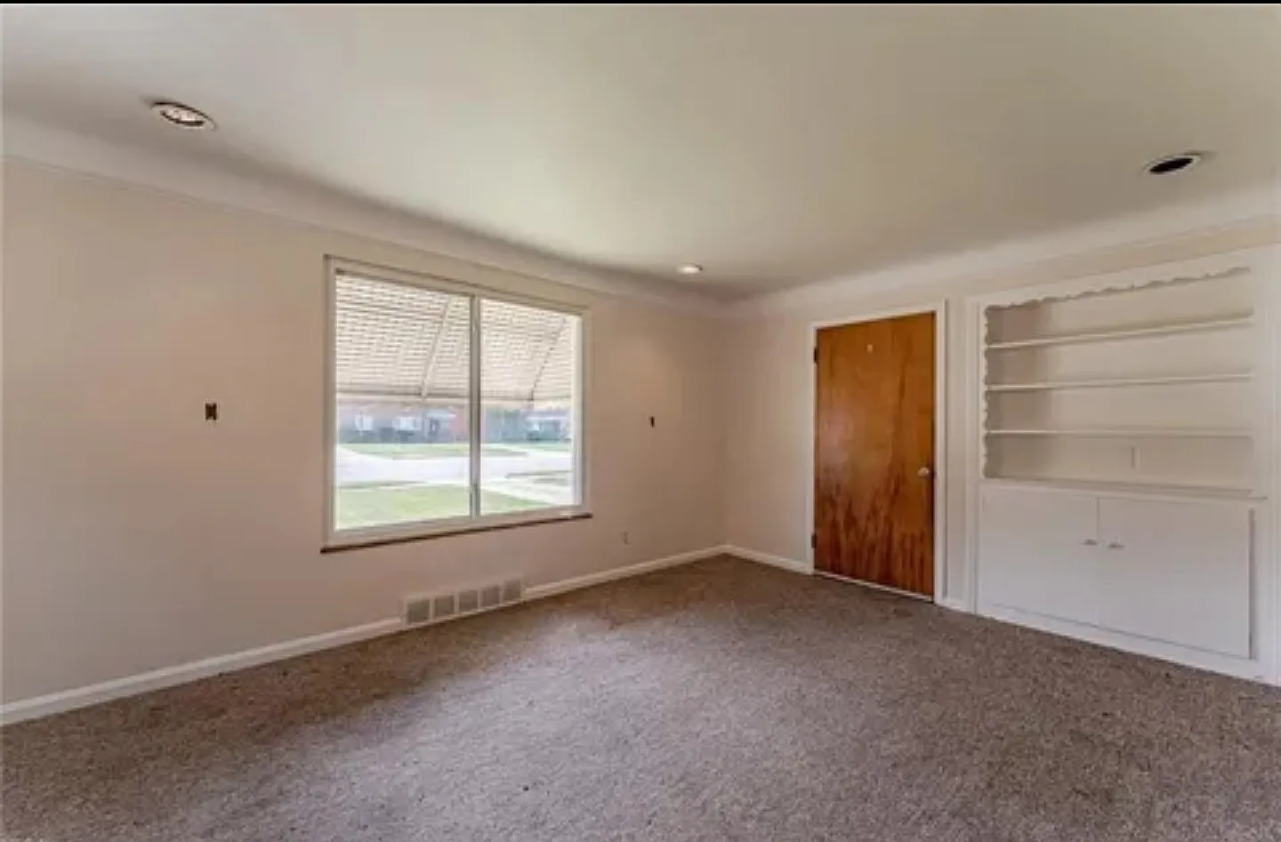 3 bed, 1054 sqft, $1,550 — Photo 3