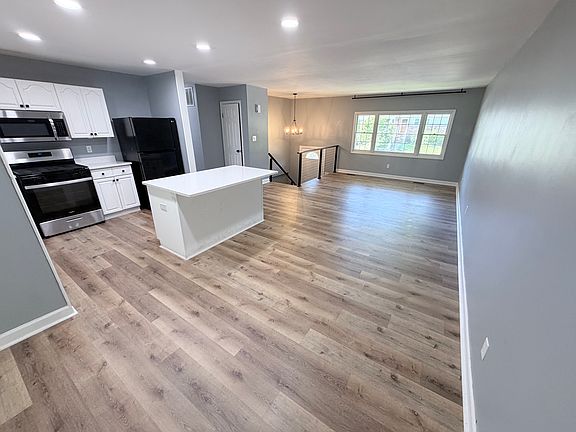 5th image of 243 Turnwood Dr