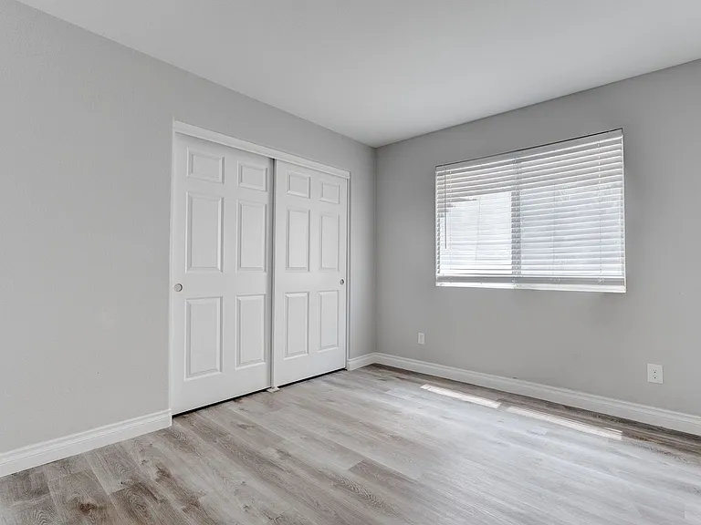 1613 Cathedral Peak Ct — Photo 19