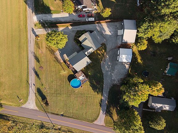 5th image of 32 McGee Rd