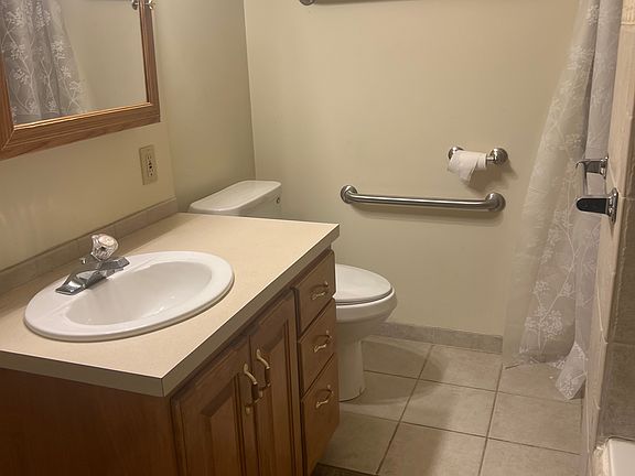 4th image of 472 W Saddlewood Cir