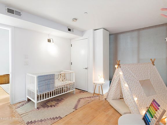 3rd image of 925 Pacific St APT 102