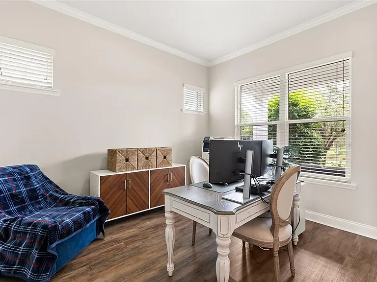 13785 Behring Ave — Photo 34