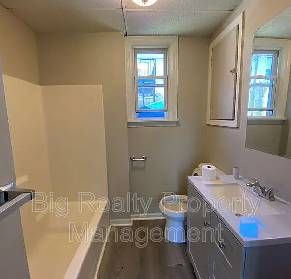 529 King St #1 — Photo 10