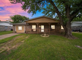 317 Green Meadow Dr, Inola, OK 74036
