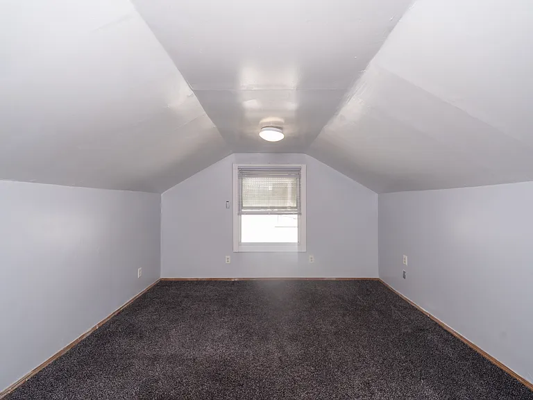 12105 Evergreen Ave — Photo 28