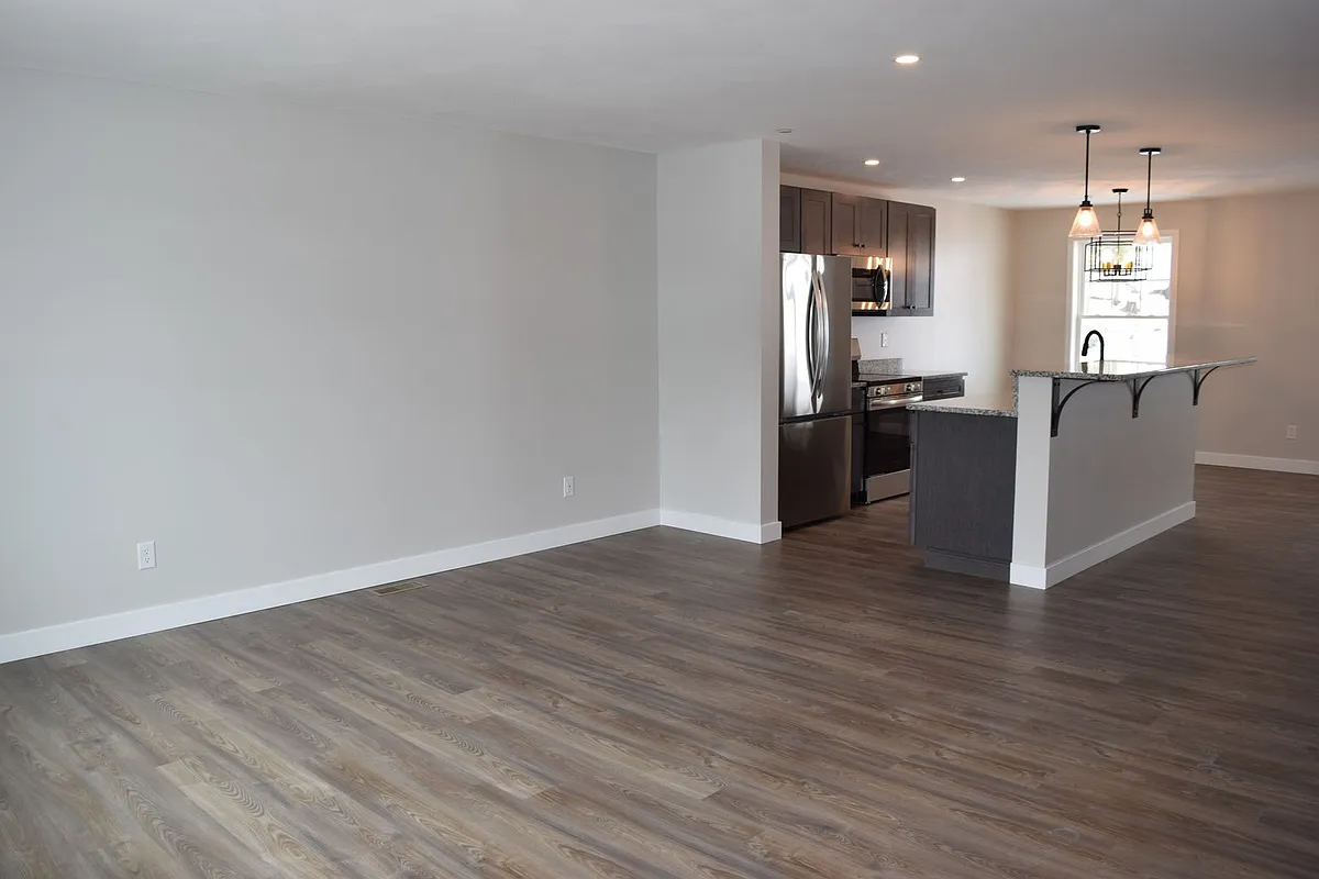 Building Photo - 142-164 Saddle Rock Way