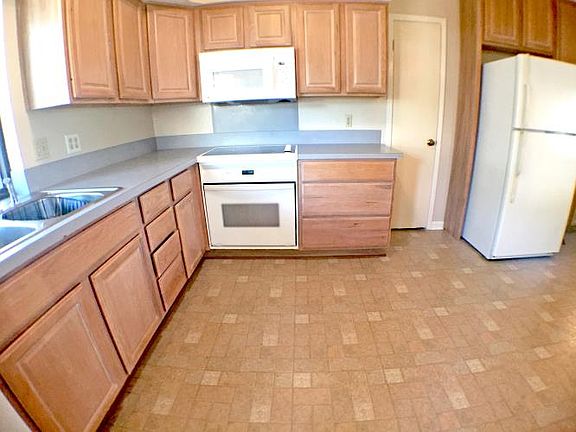 4th image of 1216 Oakhill Dr