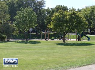 358 Thistle Dr, Bolingbrook, IL 60490