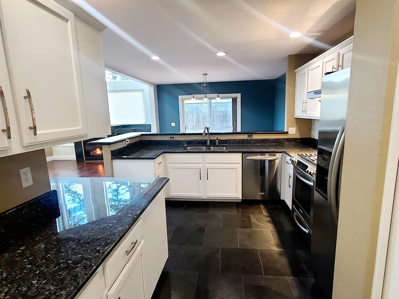 2 bed, 2.5 bath, 1500 sqft, $2,495 — Photo 4