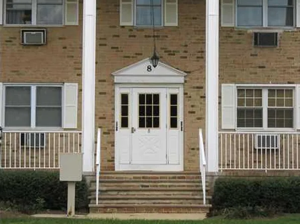 8A Manchester Ct, Freehold, NJ 07728