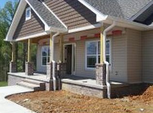 405 Grovemont Pl, Piney Flats, TN 37686