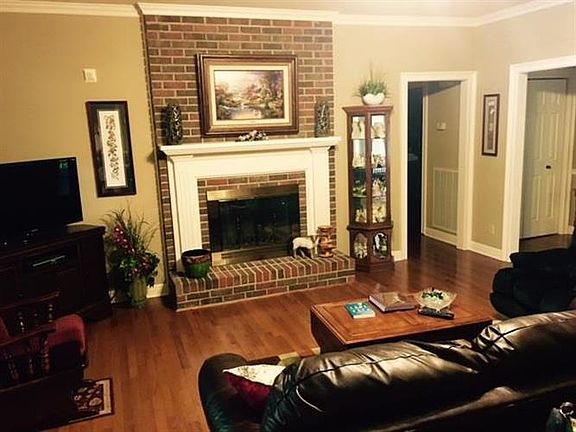 3rd image of 111 Blantonwood Dr