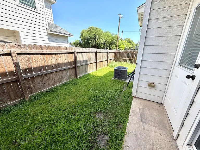 4138 Swans Lndg #2-unit 101 — Photo 17