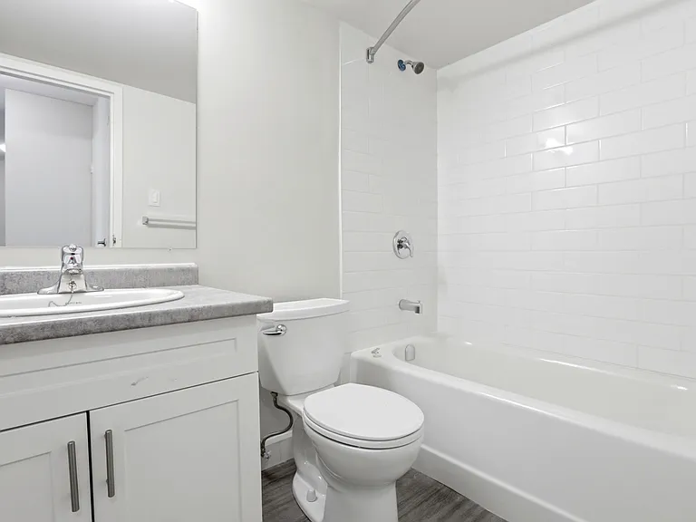 666 Chippawa St — Photo 20