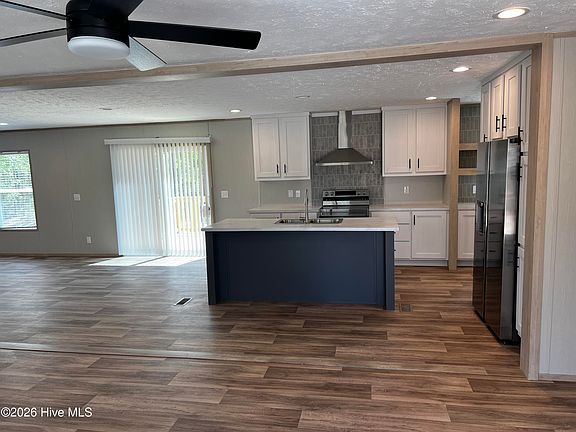 3rd image of 8871 Millers Path NE