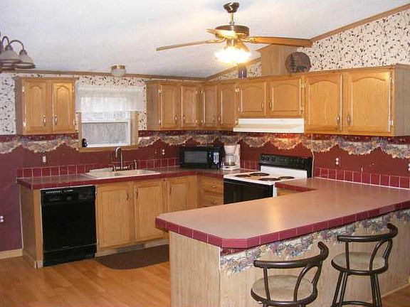 3rd image of 10328 Tamarack Dr