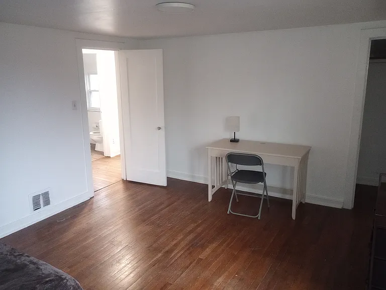 428 Connor St — Photo 14