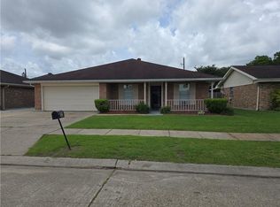 120 Firethorn Dr, Gretna, LA 70056