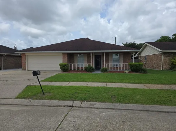 120 Firethorn Dr, Gretna, LA 70056