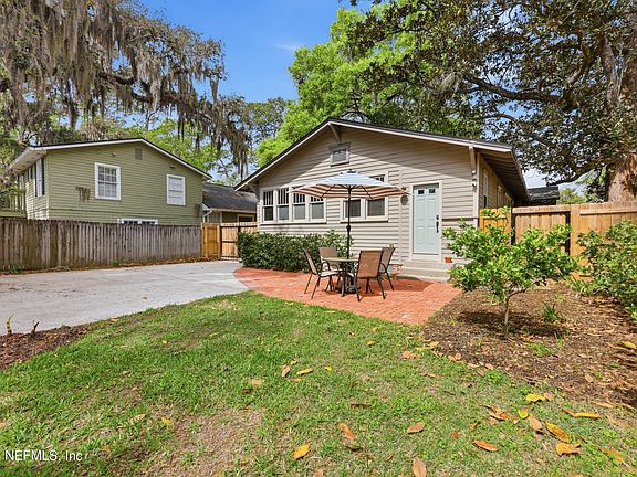 4th image of 3684 OAK Street