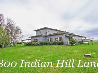 800 Indian Hill Ln, Brenham, TX 77833