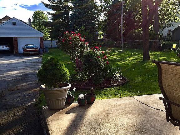 4th image of 332 Shadeland Ave