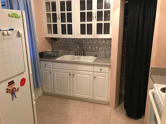 3rd image of 4910 Newport Ave