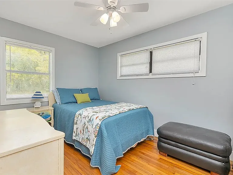 724 Lee St — Photo 15
