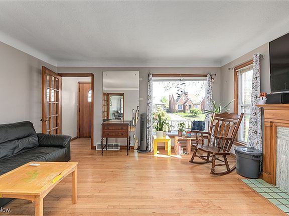 5th image of 2213 Brookview Blvd