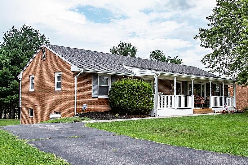 1st image of 490 Bonnie Ln