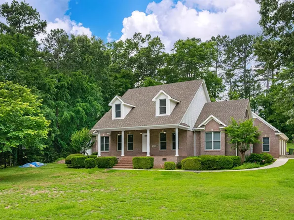 113 Debbie Dr, Scottsboro, AL 35769