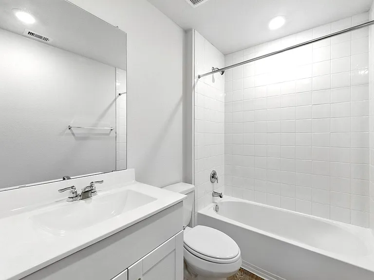 106 N Richland Dr — Photo 16