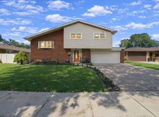 574 W Millers Rd, Des Plaines, IL 60016