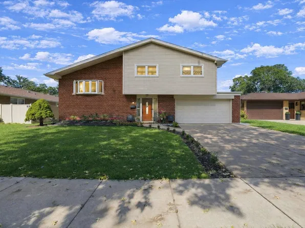 574 W Millers Rd, Des Plaines, IL 60016