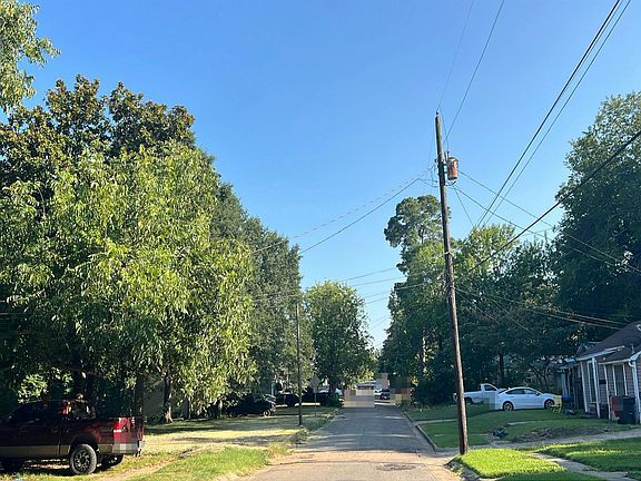 5th image of 641 23rd St SE