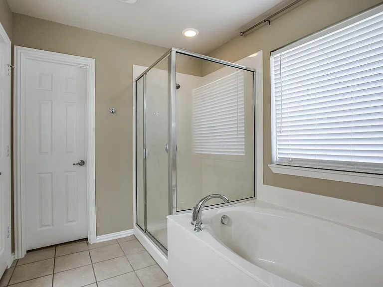 2820 Red Wolf Dr — Photo 8