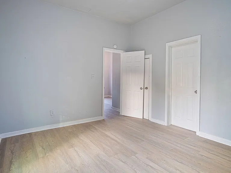 318 Vine St — Photo 14