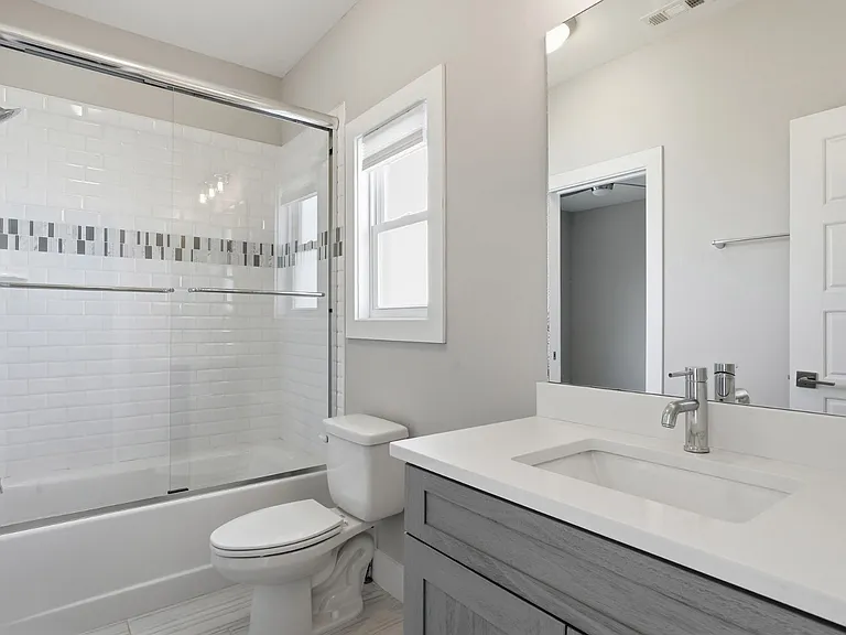 1263 N Avondale Cir — Photo 24