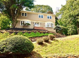 65 Ridge Dr E, Berkeley Heights, NJ 07922