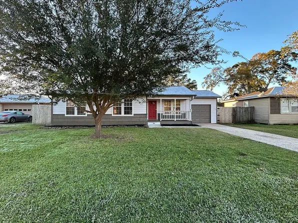 1906 Adams St, Liberty, TX 77575