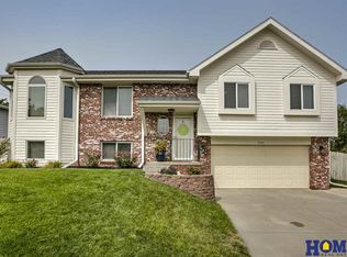 8144 Mathew Pl, Lincoln, NE 68516